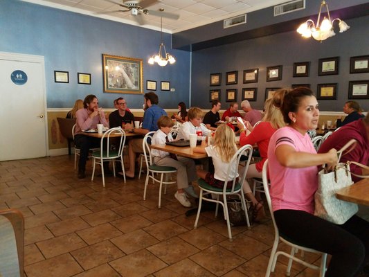 Minnie's Uptown Restaurant by null