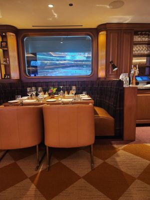 Queenie’s Supper Club by null