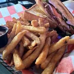 West Ave Tavern