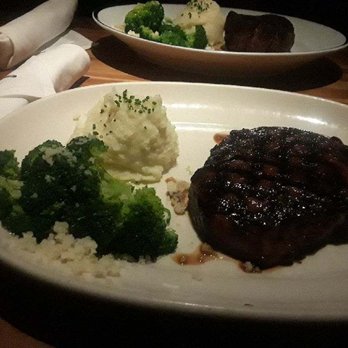 Houston's Restaurant - New American Near Me - Irvine, California