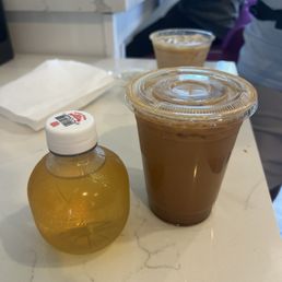 Dulce de Leche Latte, apple juice Dulce de Leche Latte, apple juice