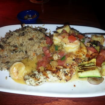 Red Lobster - BBQ Chicken & Shrimp w/ Rice Pilaf, Grilled Vegetable Medley - Seafood Near Me - Tucker, Georgia