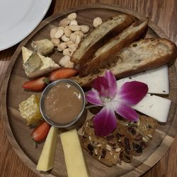 Parkside Tavern - Cheese Platter