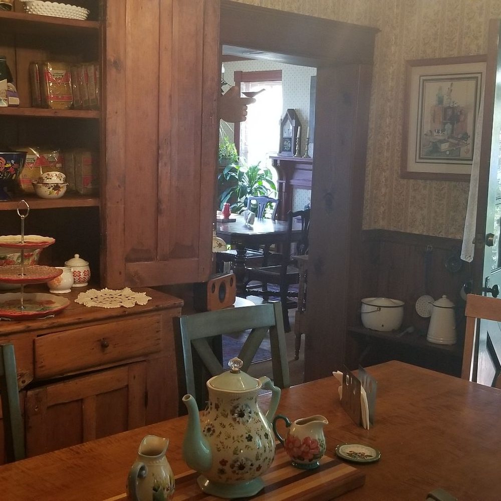 Mona's Lebanese Cafe - Interior nearest kitchen - Lebanese Near Me - Sterling, Virginia