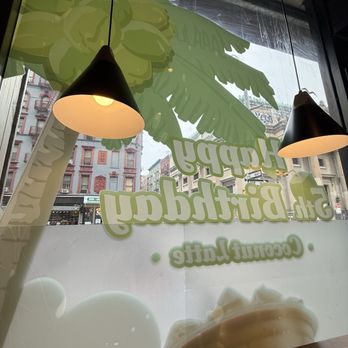 Luckin Coffee - Coffee & Tea Near Me - New York, New York