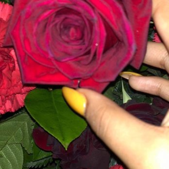 Q Nails - Nail and roses. They did very good on my nails - Nail Salons Near Me - Knoxville, Tennessee Q Nails - Nail and roses. They did very good on my nails - Nail Salons Near Me - Knoxville, Tennessee
