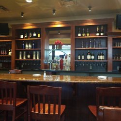 Ria's Restaurant & Lounge