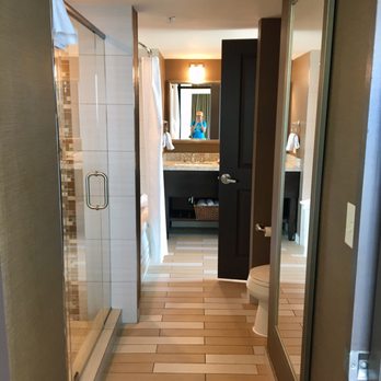 Oceanaire Resort - Hotels Near Me - Virginia Beach, Virginia