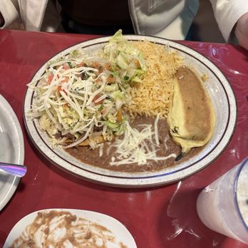 El Nuevo Presidente - combination plate- tosta and chile relleno - American Near Me - Visalia, California