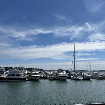 Belle Isle Seafood - Nice views - Seafood Near Me - Winthrop, Massachusetts