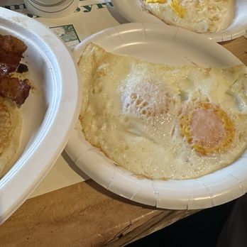 Benton's Sugar Shack - Breakfast & Brunch Near Me - Thornton, New Hampshire Benton's Sugar Shack - Breakfast & Brunch Near Me - Thornton, New Hampshire