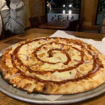 Est Est Est Pizza - BBQ Chicken Pizza - Pizza Near Me - New Haven, Connecticut Est Est Est Pizza - BBQ Chicken Pizza - Pizza Near Me - New Haven, Connecticut