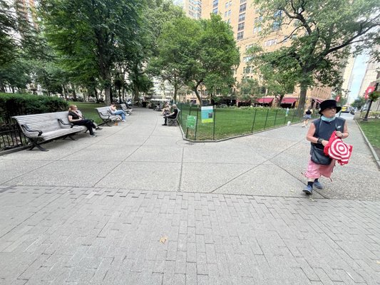 Rittenhouse Square by null