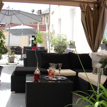 Le Charleston - Hotel Charleston Le Mans patio fleuri - Hotels Near Me - Le Mans, 72