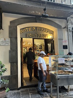 Antica Pizzeria Port’Alba by null