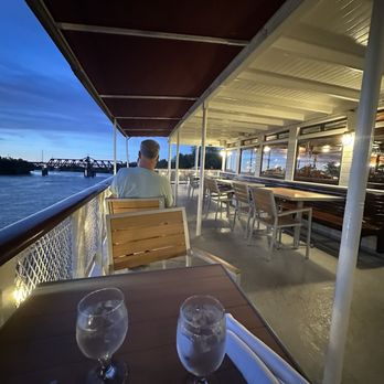 Delta King - Outside seating (instagram: wooneats) - Hotels Near Me - Sacramento, California