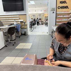 Tic Tac Nails - Other side of the nail salon