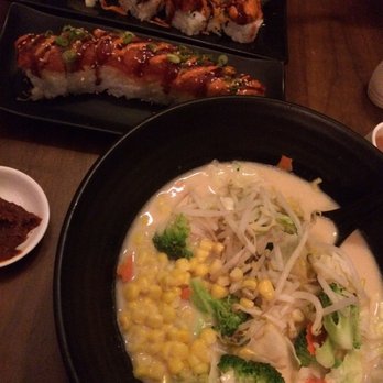 Ebaes - Veggie ramen and sushi rolls - Ramen Near Me - Los Angeles, California
