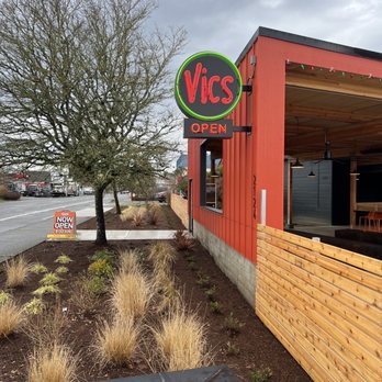 Vic's Pizzeria - The view from the street - Pizza Near Me - Olympia, Washington