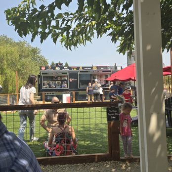 GoatHouse Brewing Co - Food Truck - Breweries Near Me - Lincoln, California
