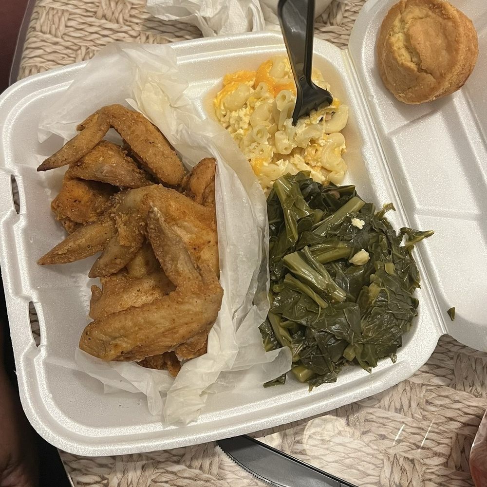 Southern Smokehouse - Fried Chicken Wing, Greens and mac & cheese - Soul Food Near Me - Detroit, Michigan Southern Smokehouse - Fried Chicken Wing, Greens and mac & cheese - Soul Food Near Me - Detroit, Michigan