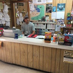 Ichetucknee Family Canoe And Cabins - Nice store right there on the property. Cool dude.