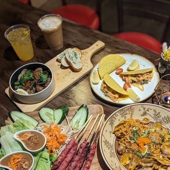 Moc Brunch & Bistro - Breakfast & Brunch Near Me - Toronto, Ontario Moc Brunch & Bistro - Breakfast & Brunch Near Me - Toronto, Ontario