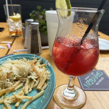 Down On Grayson - Kombucha and fries I didn't took a pic of Kale salad - New American Near Me - San Antonio, Texas Down On Grayson - Kombucha and fries I didn't took a pic of Kale salad - New American Near Me - San Antonio, Texas