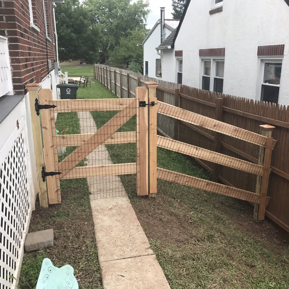 11 foot section of fence with a 4 foot gate 11 foot section of fence with a 4 foot gate