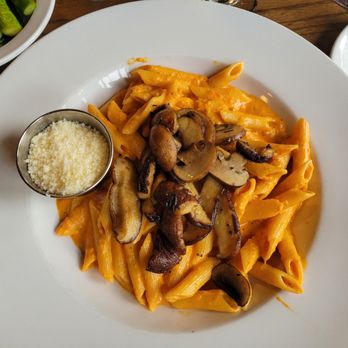 The Lodge at Bryce Canyon Dining Room - Penne with tomato sauce, mushrooms, and mozzarela. It sure didn't look or taste like mozzarela. edible. - American Near Me - Bryce, Utah The Lodge at Bryce Canyon Dining Room - Penne with tomato sauce, mushrooms, and mozzarela. It sure didn't look or taste like mozzarela. edible. - American Near Me - Bryce, Utah