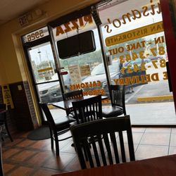 Paisano's Pizza - Inside