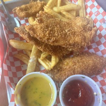 Vista Del Mar - Chicken Tenders and Fries - Bars Near Me - Eureka, California