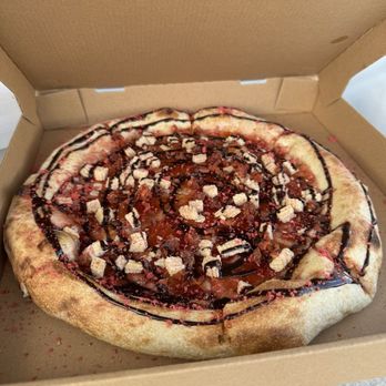 Fox Fired Pizza - Desert pizza with strawberries, wafers, and chocolate syrup - Pizza Near Me - Riverview, Florida