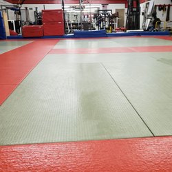 Yorkville Judo Club - Nice clean mats.