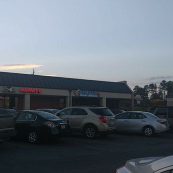 Sea Shells Seafood - Outside of the place and it was packed. - Seafood Near Me - Warner Robins, Georgia