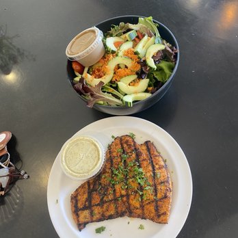 Dr Grubb's - Blackened Salmon Garden Spring Mix Salad - American Near Me - Claremont, California Dr Grubb's - Blackened Salmon Garden Spring Mix Salad - American Near Me - Claremont, California
