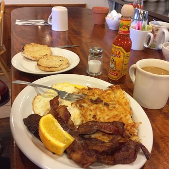 Redwood Cafe - New American Near Me - Cambria, California Redwood Cafe - New American Near Me - Cambria, California