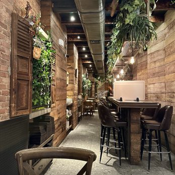 Up Thai - Interior - Thai Near Me - New York, New York
