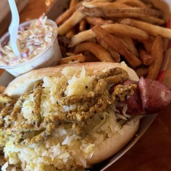 Seneca Stag Brewing - Beer Brat - Brewpubs Near Me - Penn Yan, New York