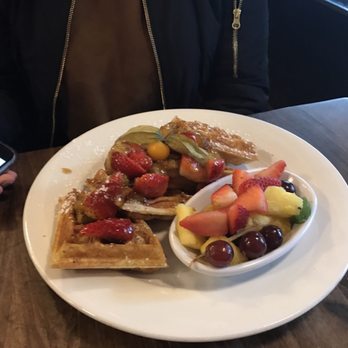 Jam Cafe on Beatty - Waffle with banana and strawberry - Breakfast & Brunch Near Me - Vancouver, British Columbia