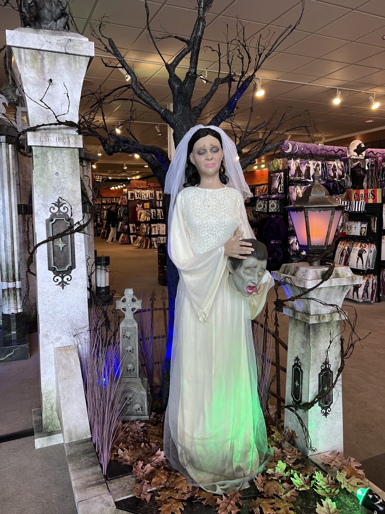 SPIRIT HALLOWEEN Updated September 2024 26 Photos 7421 US 31 S