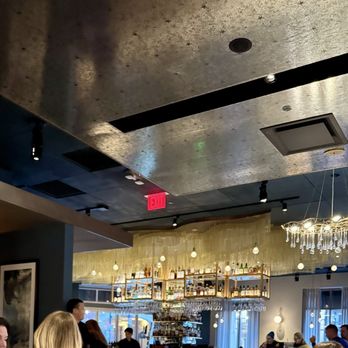 Blufish Sushi Bistro - Bar area - Sushi Bars Near Me - Park Ridge, Illinois