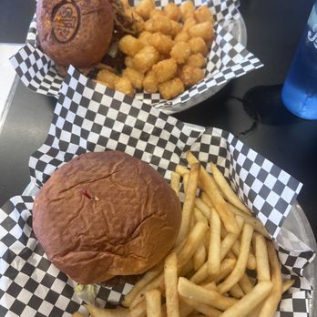 STP Bar-N-Grill - Burgers - Bars Near Me - San Diego, California