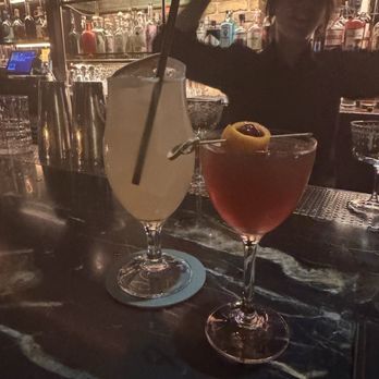The Pearl Club - Lounges Near Me - Chicago, Illinois
