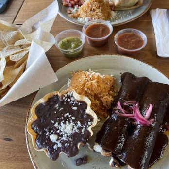 Los Agaves - Tacos Near Me - Santa Barbara, California