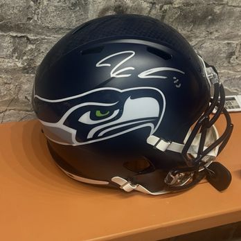 CardVault by Tom Brady - Don't feed these birds in SF - Tabletop Games Near Me - San Francisco, California CardVault by Tom Brady - Don't feed these birds in SF - Tabletop Games Near Me - San Francisco, California