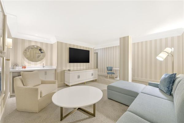 The Beverly Hilton by null