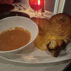 Primavera Restaurant and Bar - Grilled cheese and tomato soup