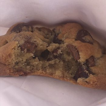 Batch & Box - Del Mar - This warm chocolate chip cookie is worth the cheat! - Bakeries Near Me - San Diego, California Batch & Box - Del Mar - This warm chocolate chip cookie is worth the cheat! - Bakeries Near Me - San Diego, California