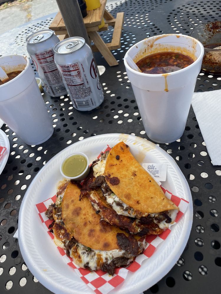 N & M Tacos De Birria Logo